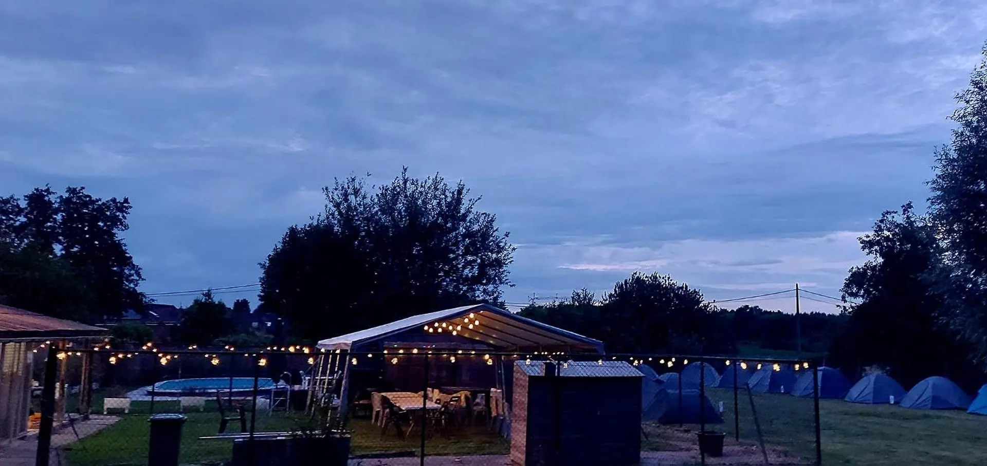 Pop Up Camping & Hotel Tomorrow'S Paradise & Private Transport Tml Schelle Belgium